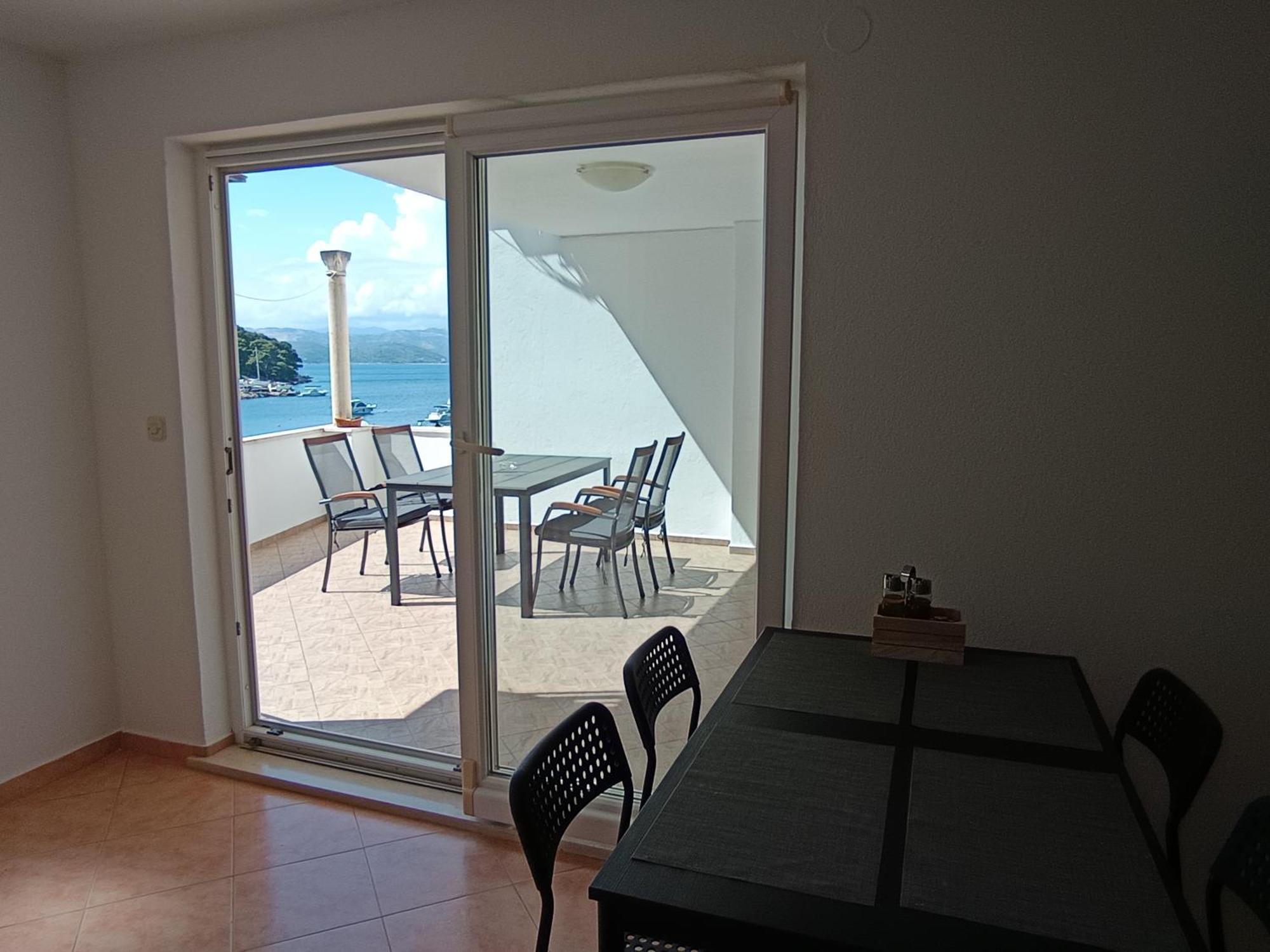 Huoneisto Vanda Seafront Superior